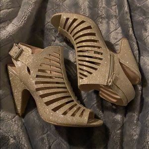 Windsor heels